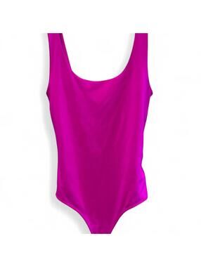 Hot pink bodysuit scoop neck snap closure fitted